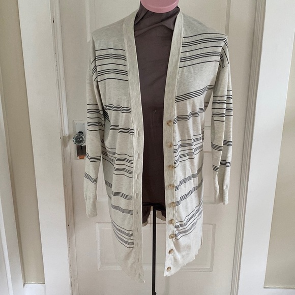 Heartloom Lightweight Cream Striped Cardigan‎ Sweater Medium - Picture 1 of 4